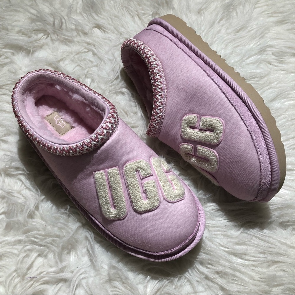 NWT UGG limited edition pink Tasman White Size 6 kids = 7.5 women Fuzzy Slip On